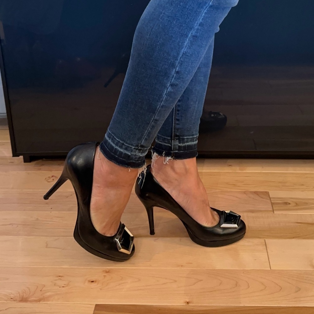 ✅2 for $50✅ 
Nine West shoes - GUC Size 35.5 fit like 6